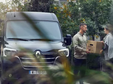 Renault Trucks Master used for goods delivery to a customer
