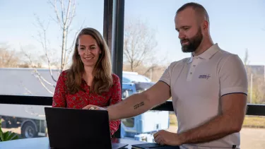 E-Tech Services: relationship between a seller and a customer