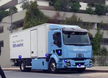 Renault Trucks  E-Tech D Range Electric with figures
