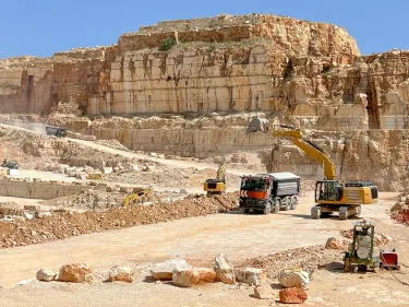 Renault Trucks Italy invited customers from various dealerships to a number of quarries to encourage them to discover and test drive its range of Renault Trucks K 8x4 vehicles, MY 2025