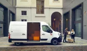 A delivery person with Renault Truc Master
